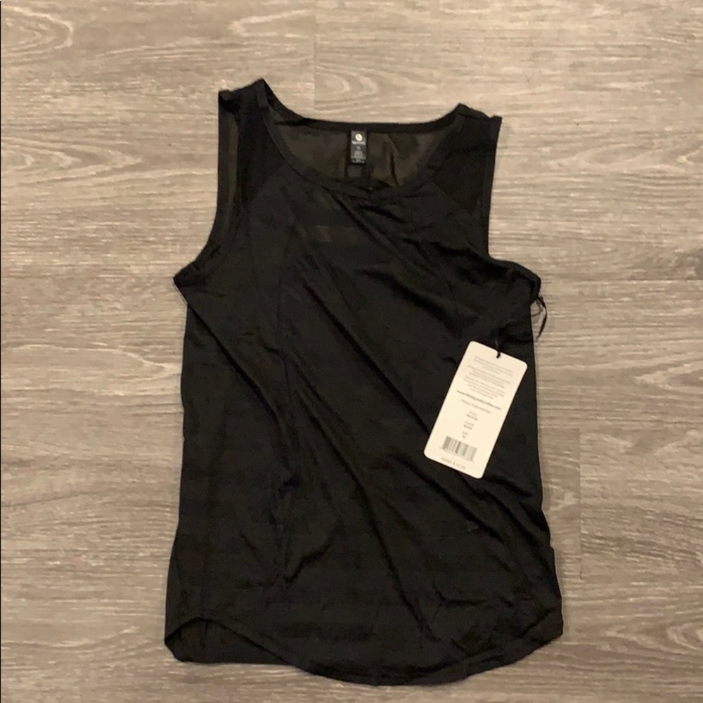 NWT work out top 90 Degree. Black. XS